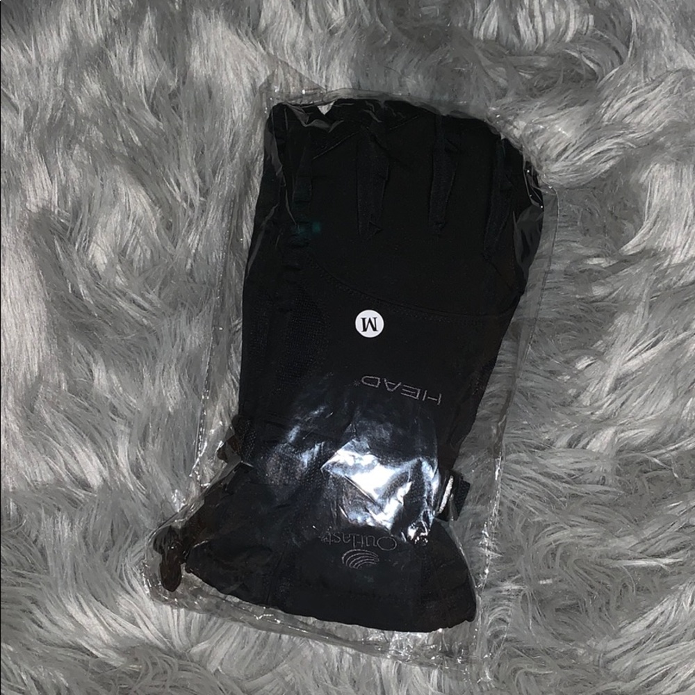 Men’s black gloves